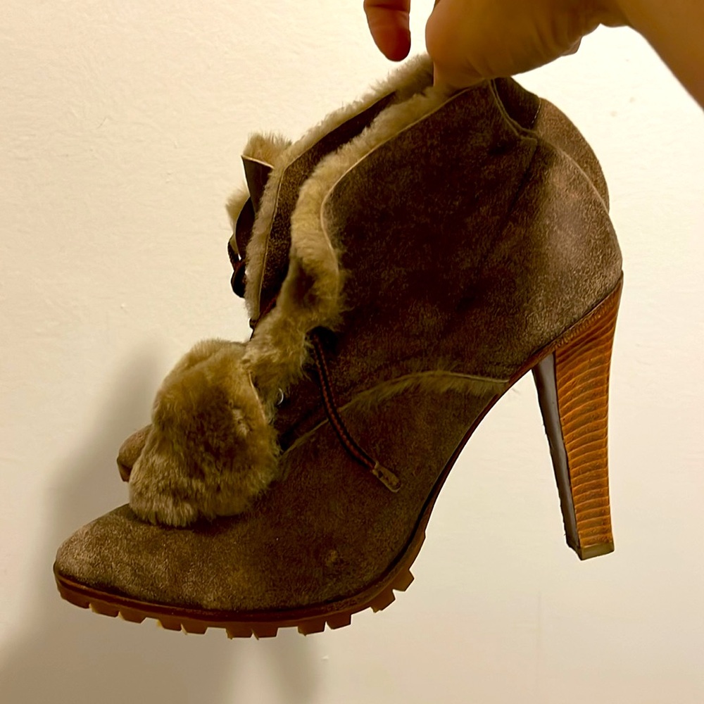 NWOB Casadei booties size 6 fur inside